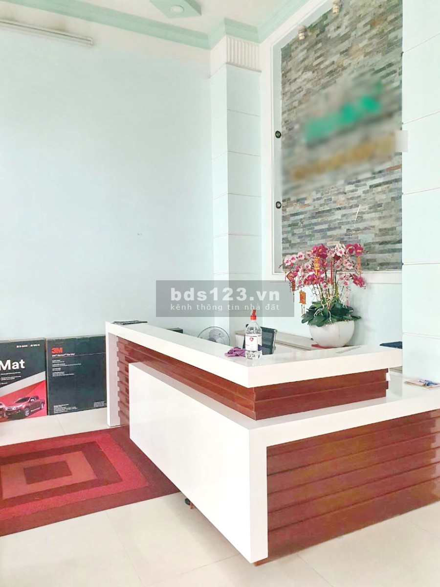 Bán Biệt Thự 3 lầu 160m2 mặt tiền đường Tạ Quang Bửu Phường 4 Quận 8