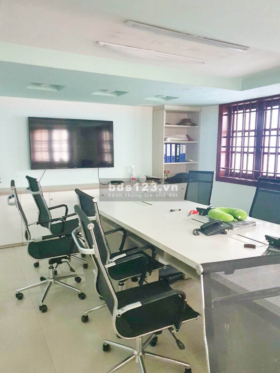 Bán Biệt Thự 3 lầu 160m2 mặt tiền đường Tạ Quang Bửu Phường 4 Quận 8