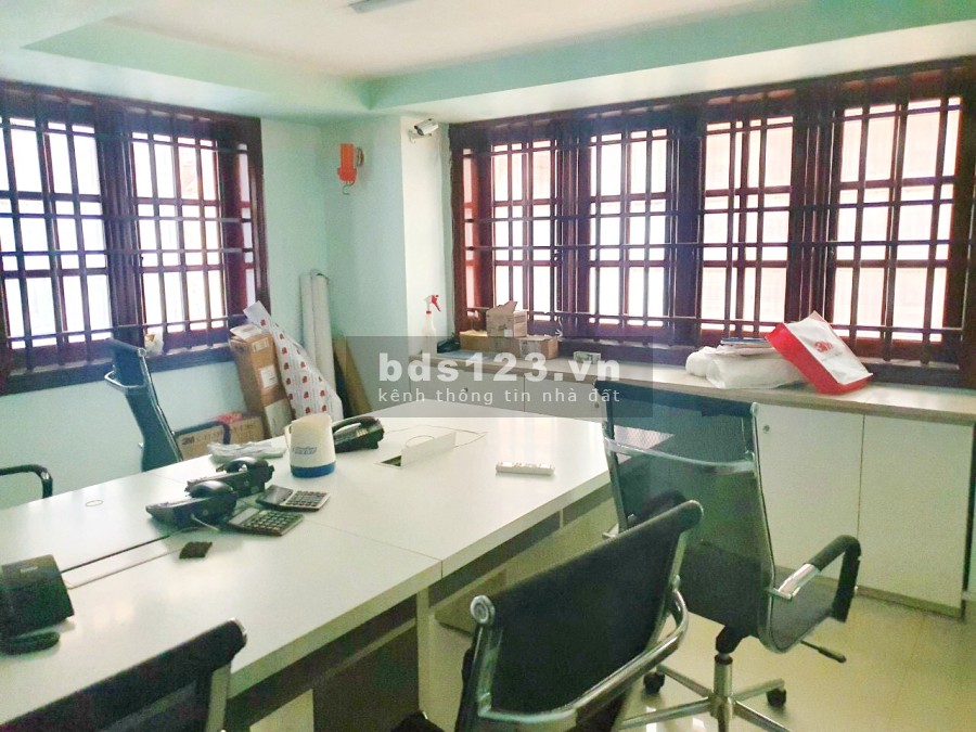 Bán Biệt Thự 3 lầu 160m2 mặt tiền đường Tạ Quang Bửu Phường 4 Quận 8