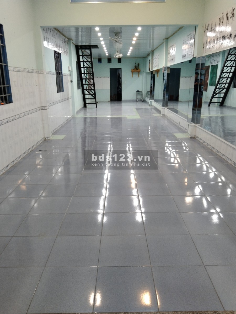 Cho thuê nhà mặt tiền tiện ở hoặc kinh doanh liên hệ chính chủ 0989988763, khu dân cư đông đúc