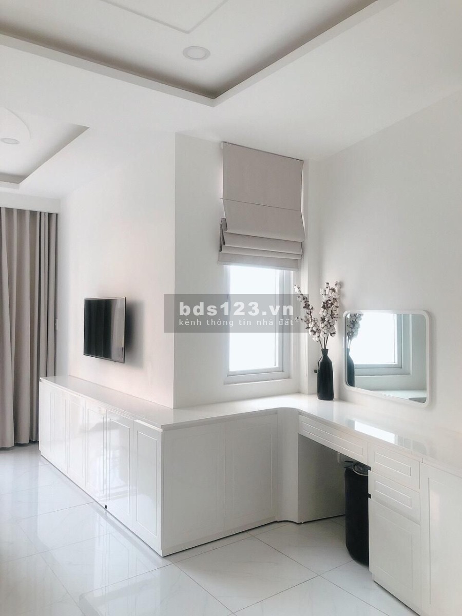 Bán Gấp Huỳnh Văn Bánh mặt tiền khủng 5.5mx 5 tầng.HXH giá rẻ 9 tỷ