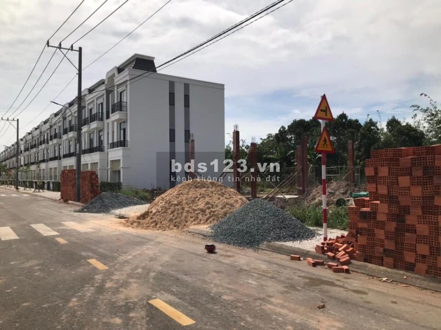 Sang ngay lô đất mặt tiền 15m, Bàu Bàng Tân Vạn như hình liên hệ 0931232838, giá 1.03 tỷ