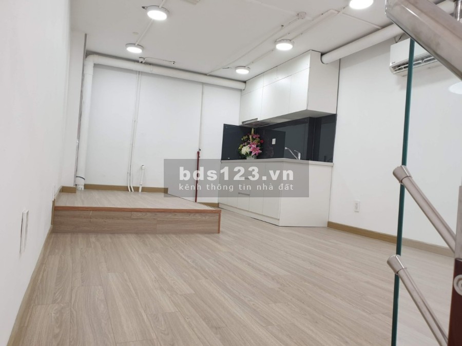 Chính chủ cần sang gấp 2 căn Officetel Millennium. có gác lững, full nội thất lh 0936820816