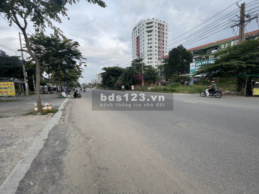 Chủ cần bán gấp đất mặt tiền Quận 2 liên hệ xem đất 0839882288 giá bán 67 tỷ, sổ sẵn