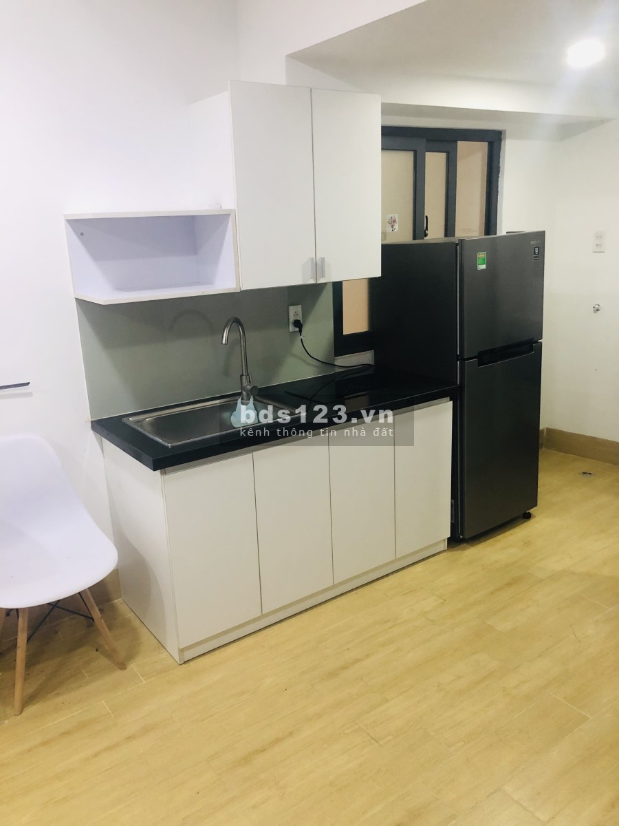 Cho thuê căn hộ full nội thất cấp trung tâm Quận 10 khu dân cư đông đúc, giá 6 triệu/tháng