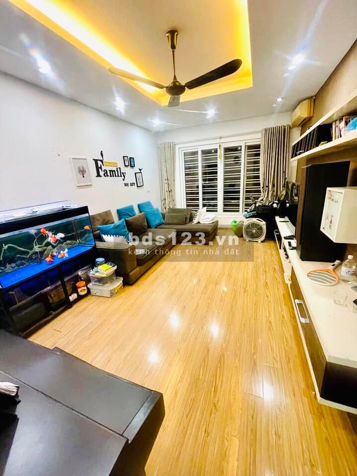 Bán nhà đẹp trung tâm Đống Đa phân lô ô tô tránh dtsd 35m2, 5 tầng đúc, mt 4m, giá 5.9 tỷ