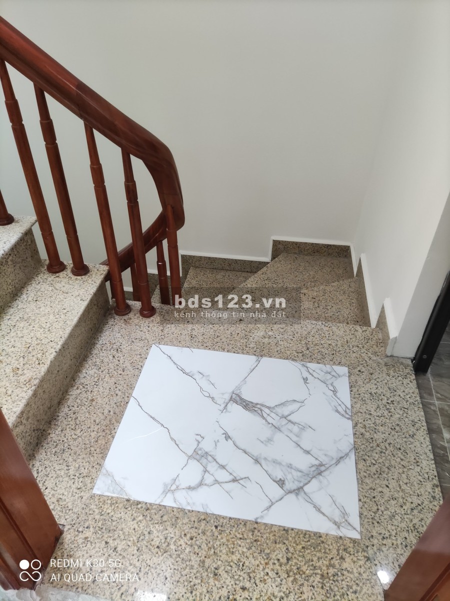 Chính chủ bán nhà 33m2*5 tầng, 5,5m mặt tiền tại Việt Hưng hàng xóm Vincom. giá chỉ 3,1 tỷ