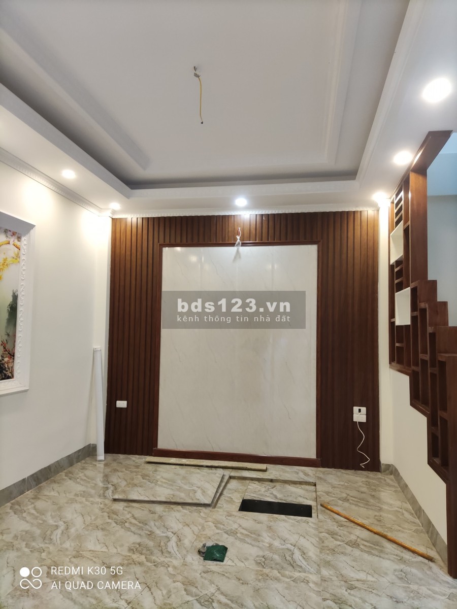 Chính chủ bán nhà 33m2*5 tầng, 5,5m mặt tiền tại Việt Hưng hàng xóm Vincom. giá chỉ 3,1 tỷ