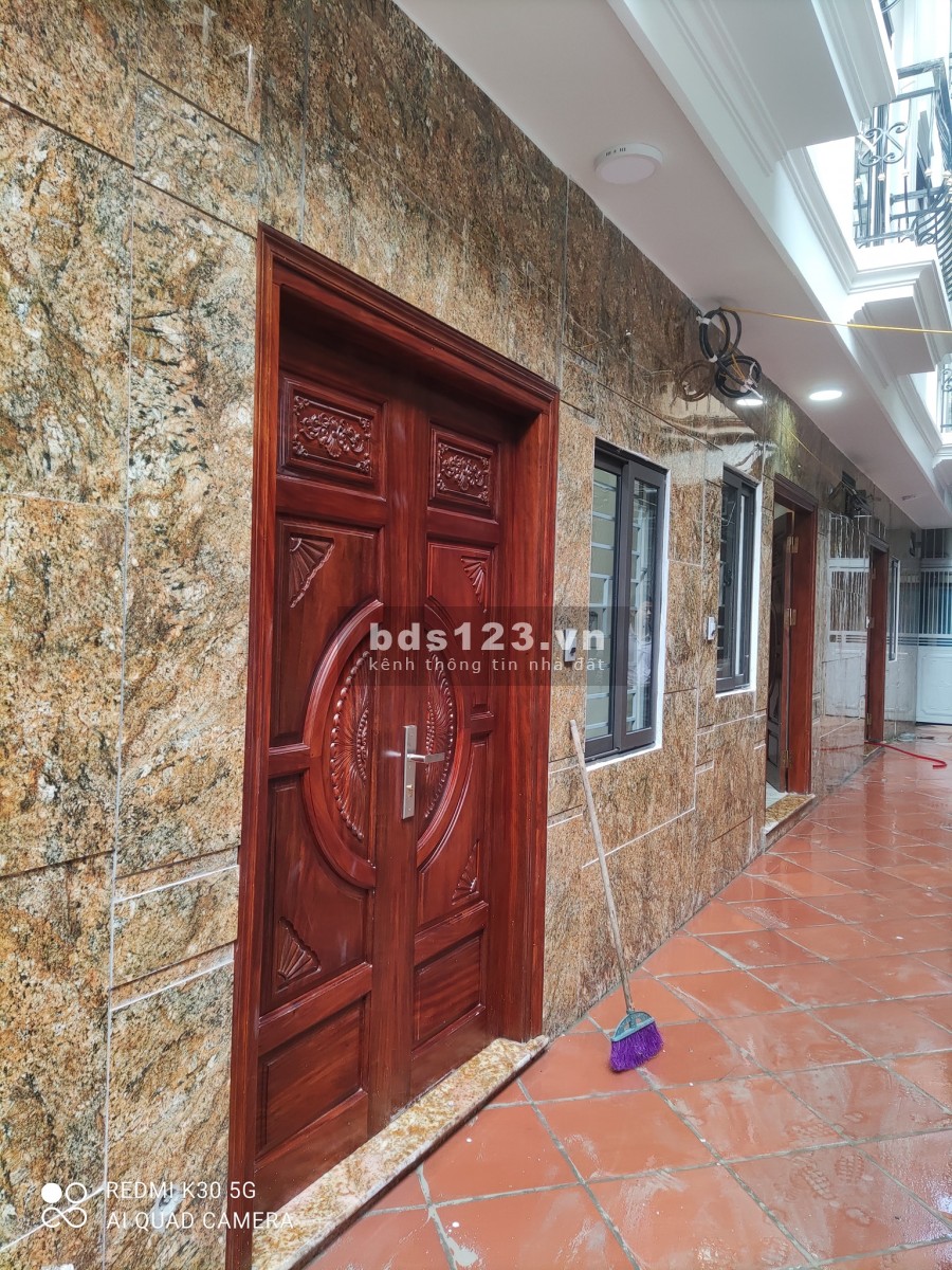 Chính chủ bán nhà 33m2*5 tầng, 5,5m mặt tiền tại Việt Hưng hàng xóm Vincom. giá chỉ 3,1 tỷ