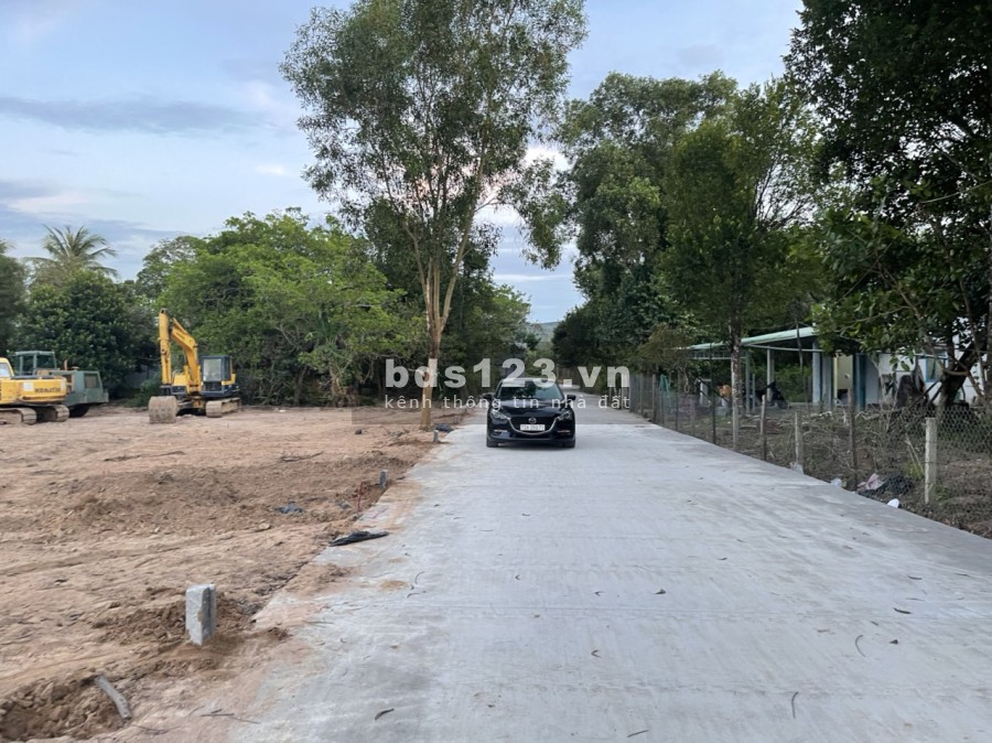 Đầu tư cuối năm - nhân đôi lợi nhuận liên hệ 0393585105, giá bán chỉ 4xx triệu, diện tích 100m2