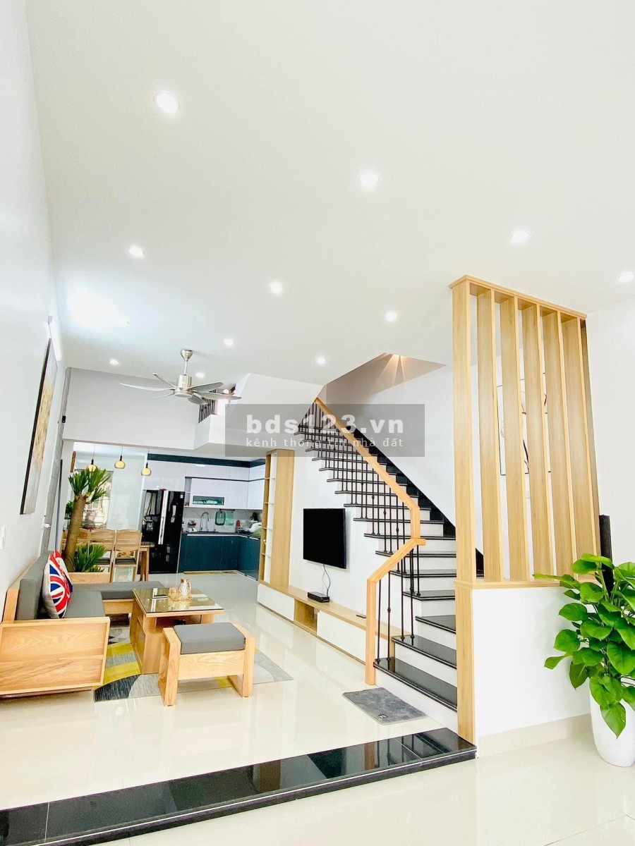 Bán nhà vị trí đắc địa Minh Khai Hai Bà Trưng, dtsd 40m2, 5 tầng nhà phố đẹp nhất khu giá chỉ 4.5 tỷ