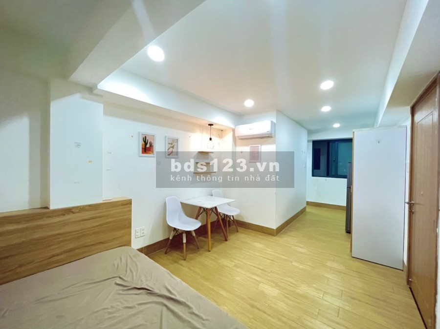 Cho thuê căn hộ full nội thất cấp trung tâm Quận 10 khu dân cư đông đúc, giá 6 triệu/tháng