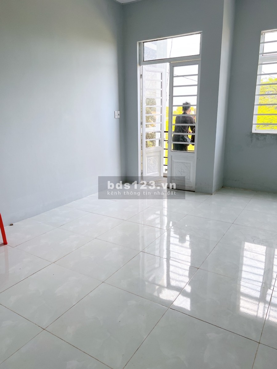 Bán nhà nguyên căn chính chủ diện tích 4,5x12 cho người có thiện chí mua, sổ bàn giao ngay