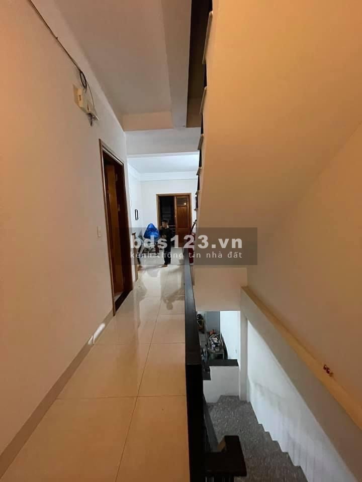 Bán độc quyền lô góc nhà nguyên căn 3 tầng xã Đông Dư giá bán 3.5 tỷ, ô tô vào tới nhà