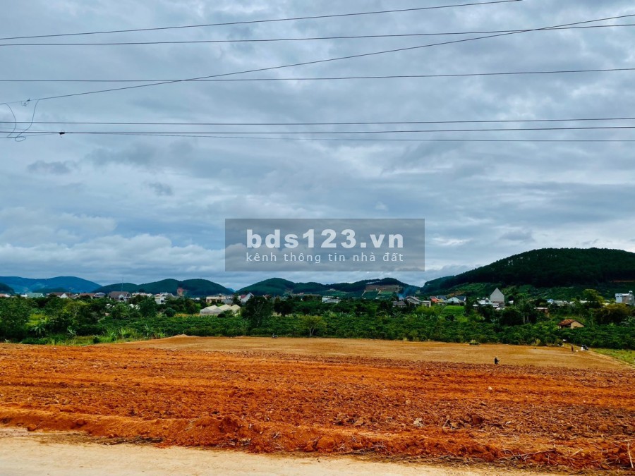 Cần bán gấp 1 lô đất chính chủ view khu du lịch giá đầu tư sinh lời, khu dân cư đông đúc