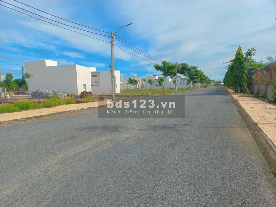 Cần bán nền thổ cư 110m2. Sổ đỏ - Thanh toán 210 triệu sang tên ngay