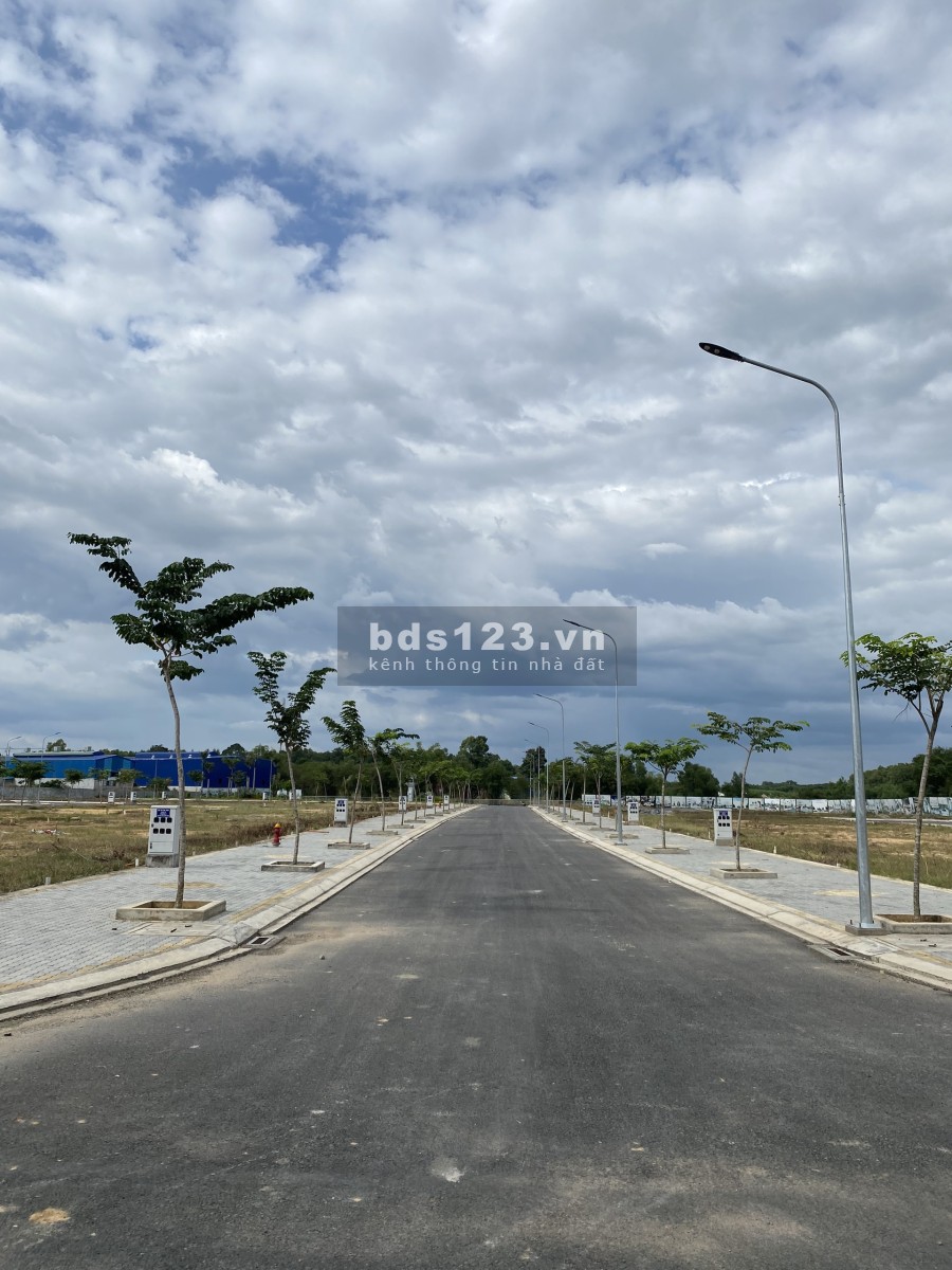 Thật Dễ Dàng Để Mua Được Lô Đất Trung Tâm TX Tân Uyên Có Sổ Sẵn, Chốt Nhanh Bớt Lộc 50tr/ Lô