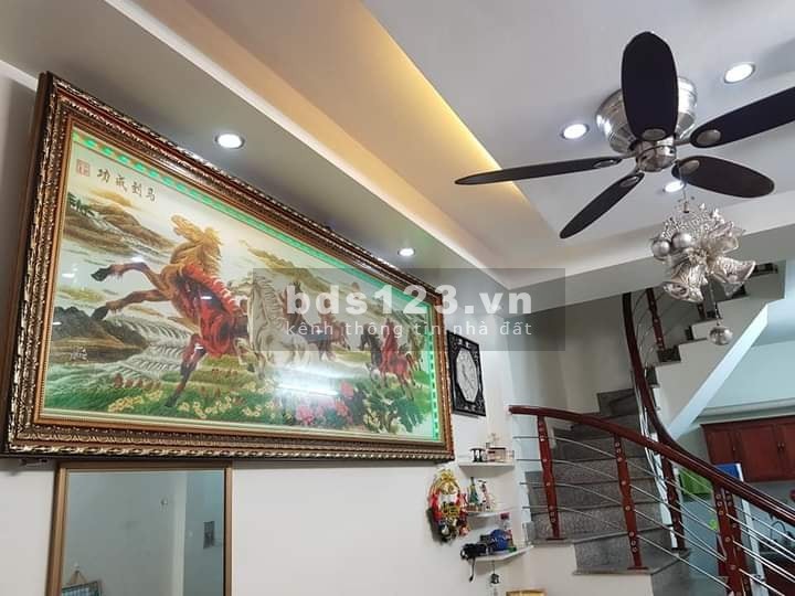 Bán nhà Trương Định, Hoàng Mai, kinh doanh đỉnh, 30Mx5T, MT 3.3m, giá chỉ 2.7 tỷ