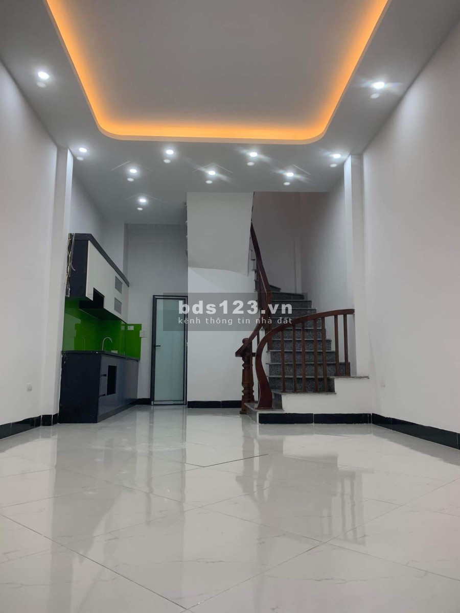 Bán nhà Tựu Liệt - Thanh Trì, diện tích sử dụng 35m2, giá bán chỉ nhỉnh 3 tỷ sổ sẵn