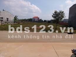 Cần bán nhanh lô đất dtsd 300m2 (10x30), vị trí đắc địa gần chợ và khu công nghiệp giá tốt đầu tư