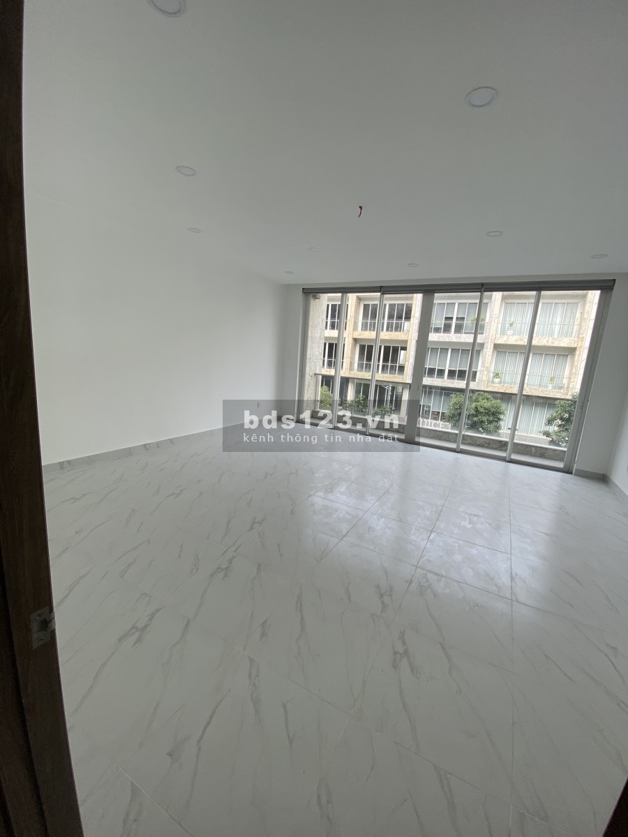 Cho thuê nhà phố thương mại Saritown, vị trí sầm uất liên hệ xem nhà 0932689228
