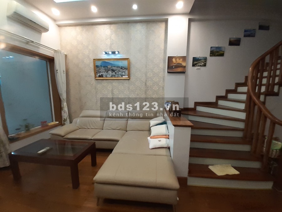 Chủ nhà giáo viên về hưu cần bán gấp nhà Tựu Liệt diện tích sử dụng 42m, mặt tiền 4m