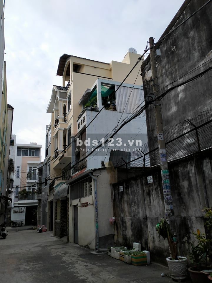 Bán nhà HXH rộng một trục tới nhà Nguyễn Văn Lượng P17 GV cách mặt tiền 50m 62m2, 3 tầng