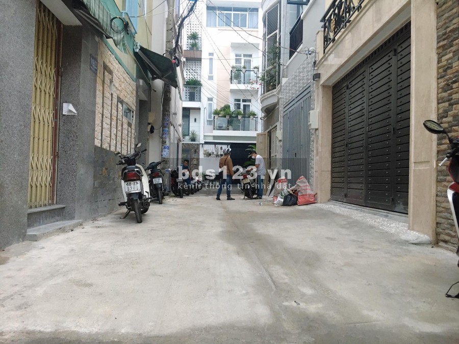 Bán nhà HXH rộng một trục tới nhà Nguyễn Văn Lượng P17 GV cách mặt tiền 50m 62m2, 3 tầng
