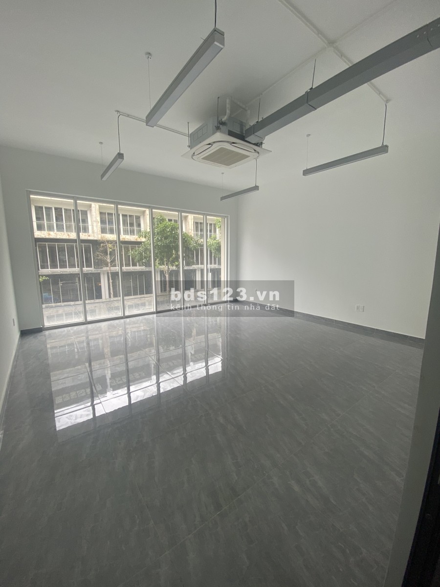 Cho thuê nhà phố thương mại- Sala Đại Quang Minh giá 102 triệu/tháng, liên hệ 0839882288