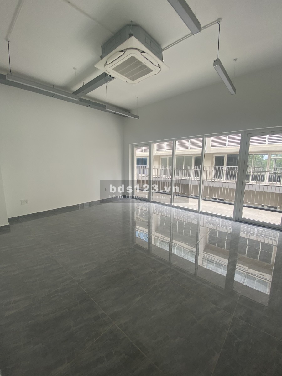 Cho thuê nhà phố thương mại- Sala Đại Quang Minh giá 102 triệu/tháng, liên hệ 0839882288