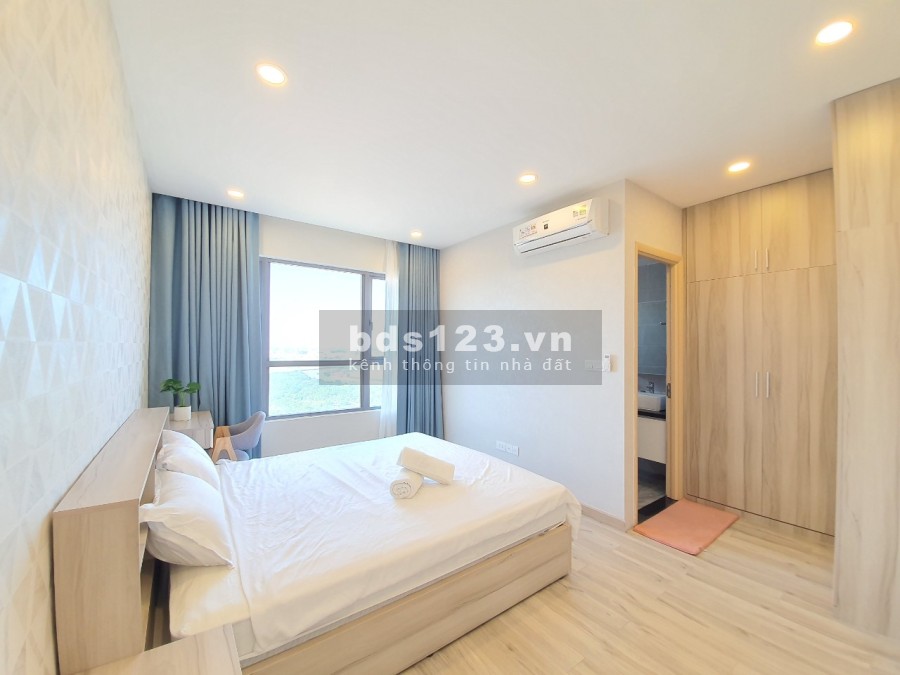 Bán nhanh căn 2PN Palm Heights, quận 2, DT 80m2 view ngoài, nội thất mới làm