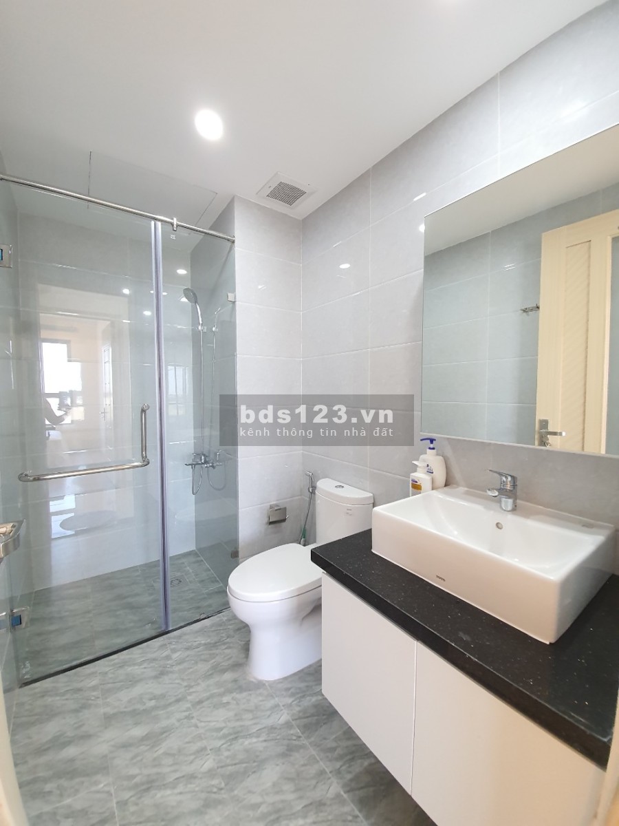 Bán nhanh căn 2PN Palm Heights, quận 2, DT 80m2 view ngoài, nội thất mới làm