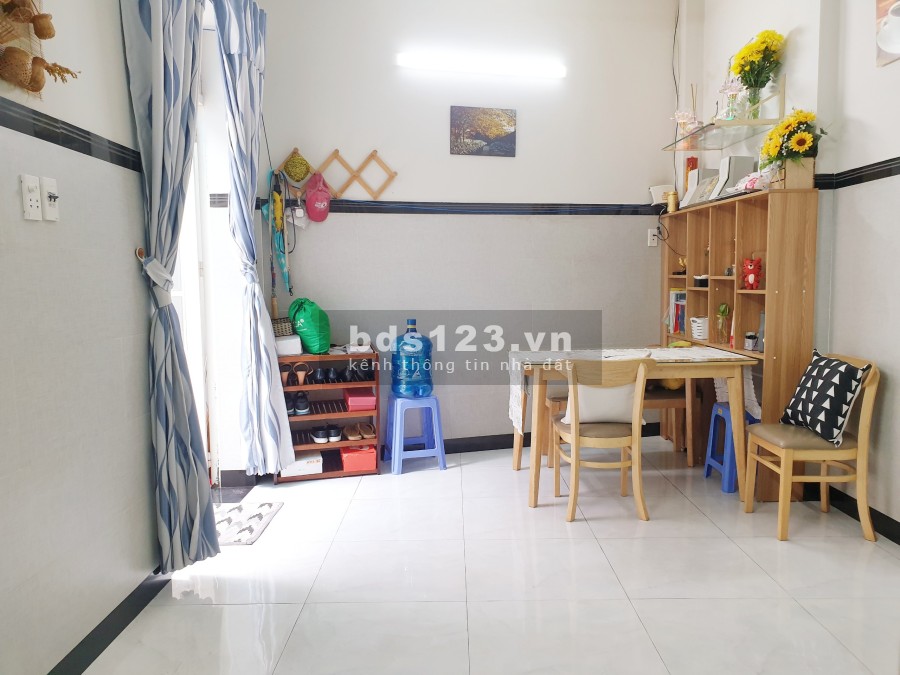 Bán nhà hẻm 100 Bùi Minh Trực,Q8, mua 1 căn, được 2 căn, sổ hồng riêng - 1 lầu, 2PN, 4 toilet
