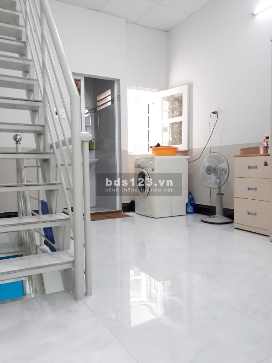 Bán nhà hẻm 100 Bùi Minh Trực,Q8, mua 1 căn, được 2 căn, sổ hồng riêng - 1 lầu, 2PN, 4 toilet