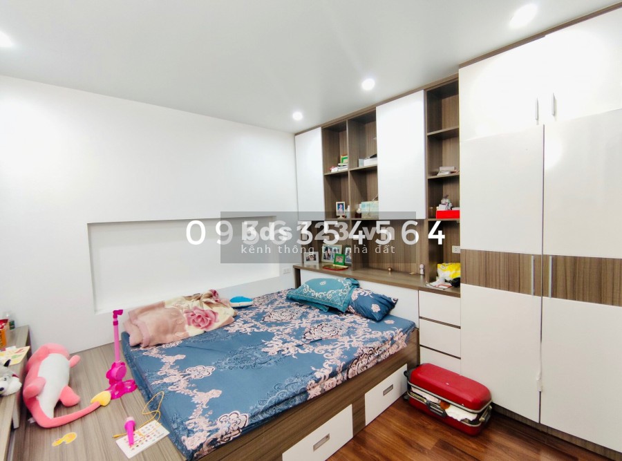 Bán nhà phố Hoàng Văn Thái, gara ô tô khách xem nhà cầm tiền cọc luôn, dtsd 45m2, 7 tỷ hơn