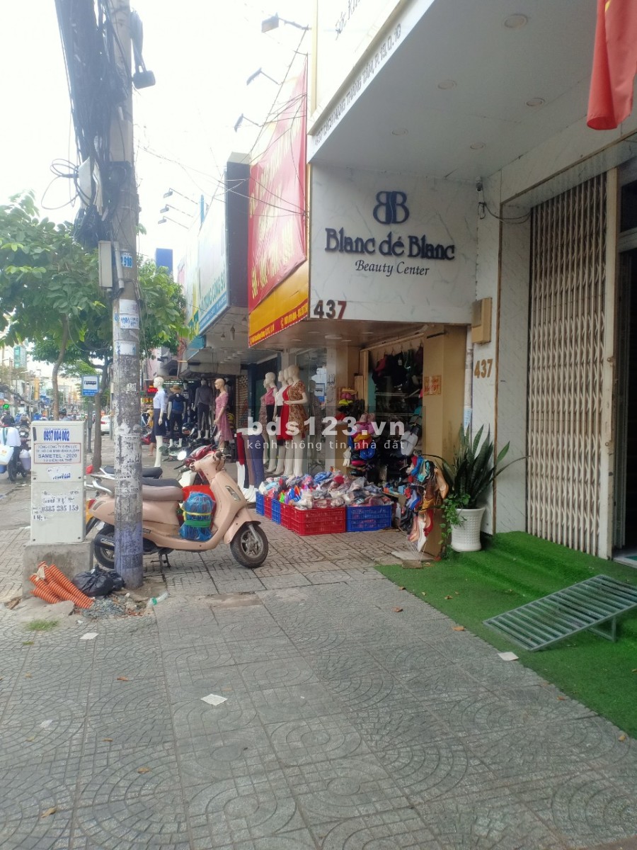 Nhà mặt tiền Cách Mạng Tháng 8 trung tâm thành phố Hồ Chí Minh giá bán đầu tư sinh lời