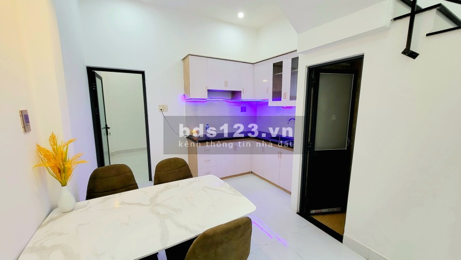 Bán nhà nguyên căn đẹp 2 mê 3 phòng ngủ giá cực sốc 2.7 tỷ, có video hường tốt, còn mới nguyên