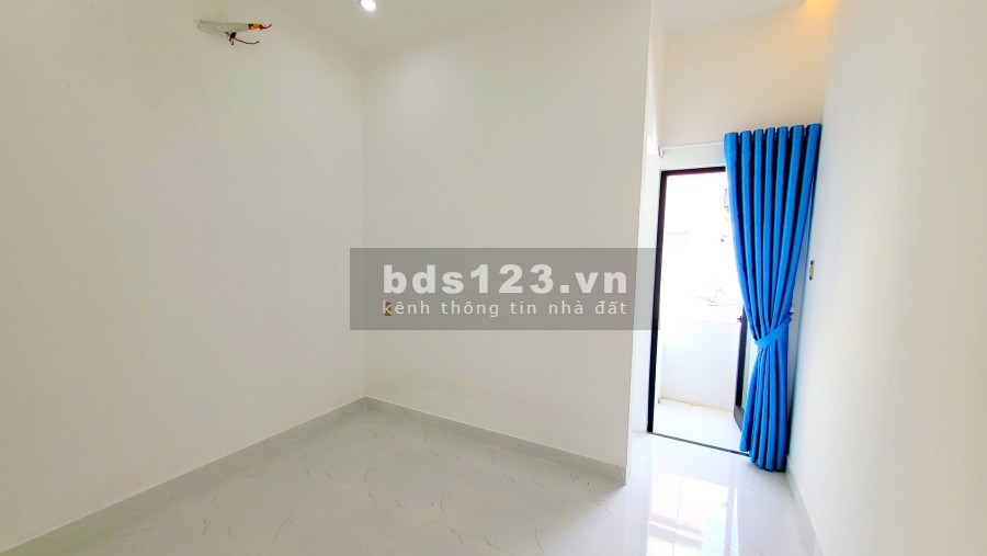 Bán nhà nguyên căn đẹp 2 mê 3 phòng ngủ giá cực sốc 2.7 tỷ, có video hường tốt, còn mới nguyên