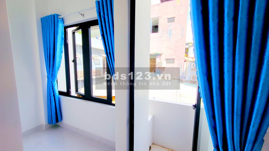 Bán nhà nguyên căn đẹp 2 mê 3 phòng ngủ giá cực sốc 2.7 tỷ, có video hường tốt, còn mới nguyên
