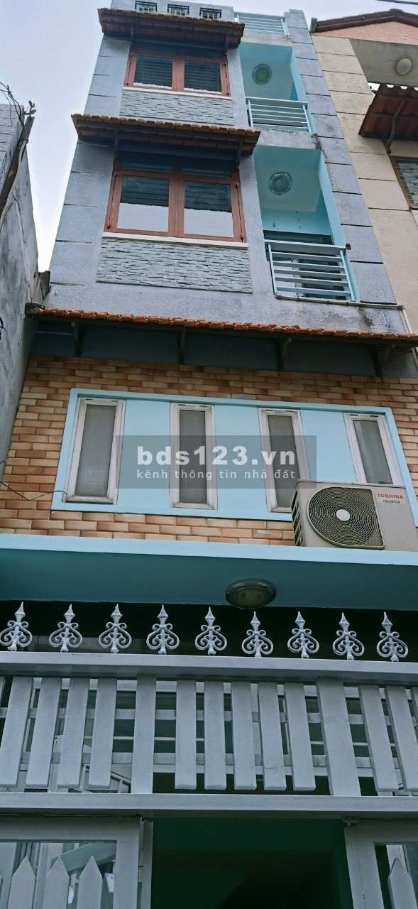 Cho thuê gấp nhà nguyên căn 5 phòng ngủ sát Cách Mạng Tháng Tám, Tân Bình, giá 11 triệu/tháng