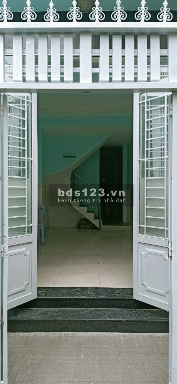 Cho thuê gấp nhà nguyên căn 5 phòng ngủ sát Cách Mạng Tháng Tám, Tân Bình, giá 11 triệu/tháng