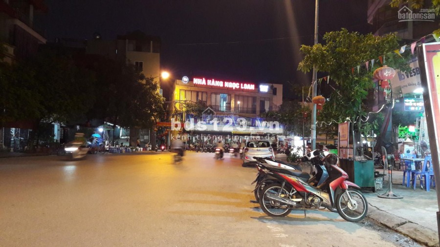 Bán nhà mặt phố tầm tiền kinh doanh đắc địa, nhà Đa Sỹ, diện tích 54m2 giá bán 5.4 tỷ