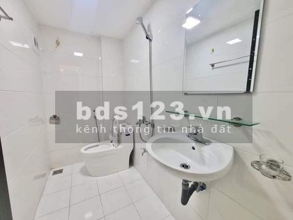 Tôi cần bán gấp nhà phố Phú Mỹ 3 mặt thoáng, dtsd 40m2 mt 4m, giá nhỉnh 3 tỷ, lh 0972666238
