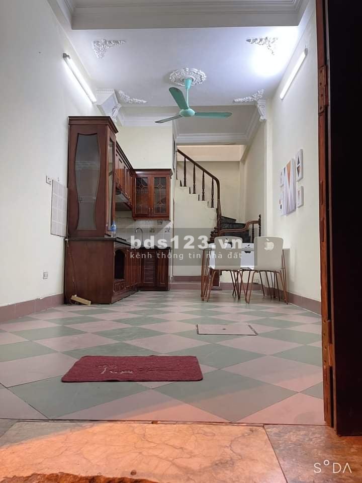 Cần bán gấp nhà Ba Đình, dtsd 30m2, nhỉnh 2.xx tỷ hộ khẩu Vip khu dân cư, mua bán sầm uất