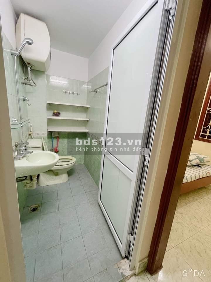 Cần bán gấp nhà Ba Đình, dtsd 30m2, nhỉnh 2.xx tỷ hộ khẩu Vip khu dân cư, mua bán sầm uất