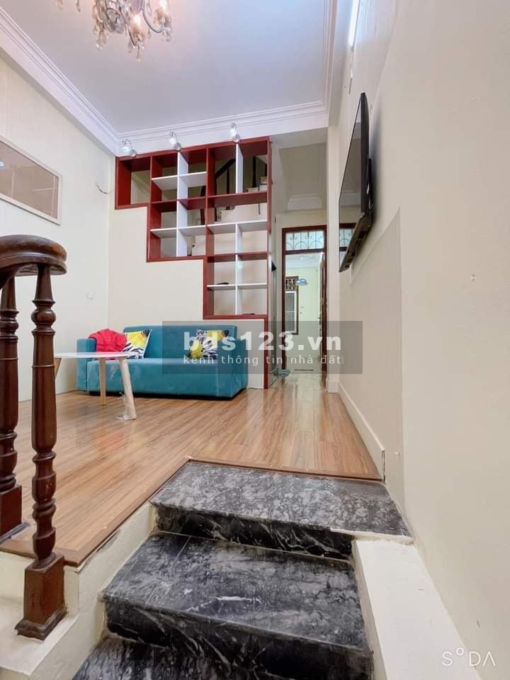 Cần bán gấp nhà Ba Đình, dtsd 30m2, nhỉnh 2.xx tỷ hộ khẩu Vip khu dân cư, mua bán sầm uất