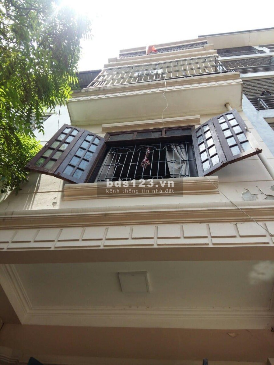 Cần bán nhà Nguyễn Khang, 4 tầng, tổng sàn 130m3, giá chỉ hơn 4 tỷ