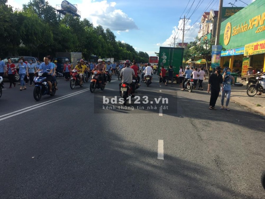 Dịch bệnh làm ăn thua lỗ nên cần bán lại lô đất 200m2(10x20m), sổ riêng, thổ cư 100%