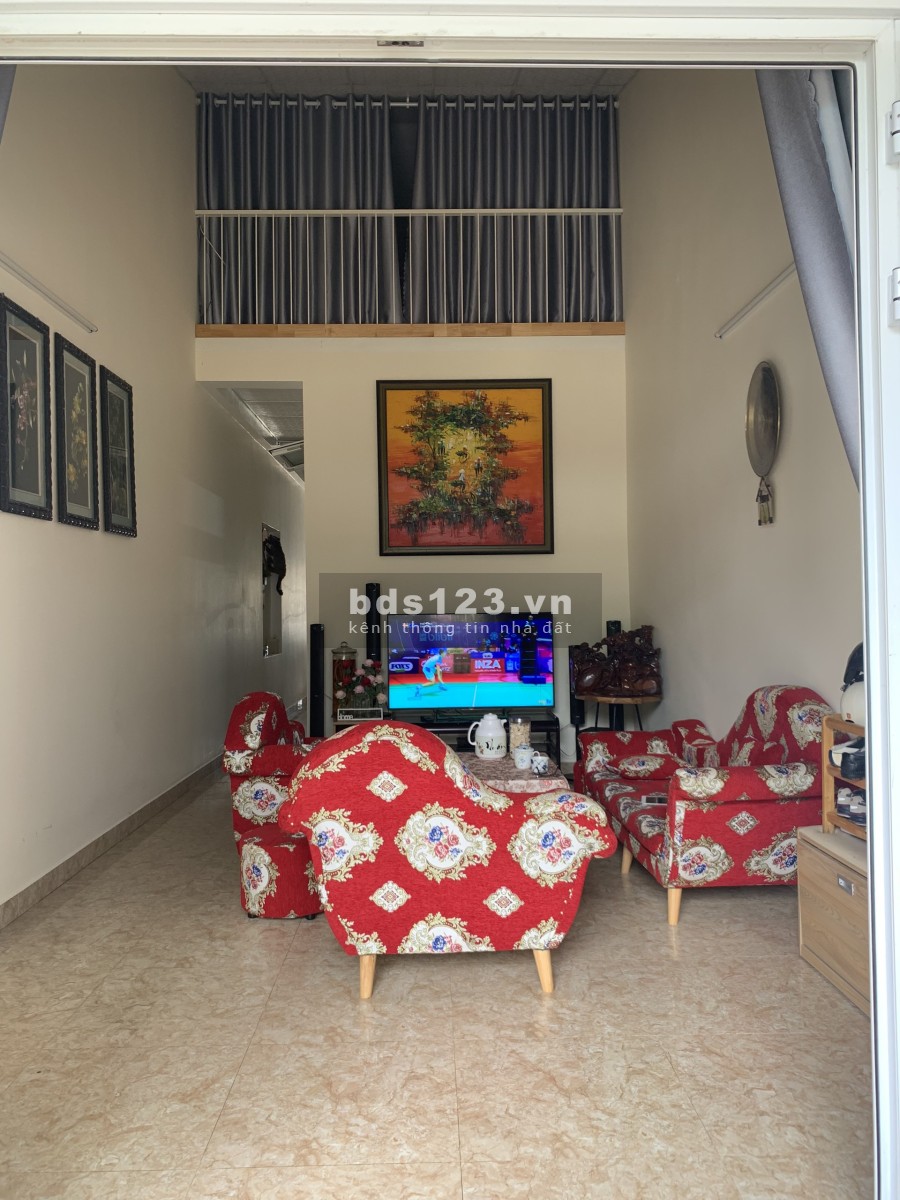 Cần bán nhà 2 mặt tiền ở phường 9 thành phố Đà Lạt giá bán 2.7 tỷ, liên hệ 0398903606