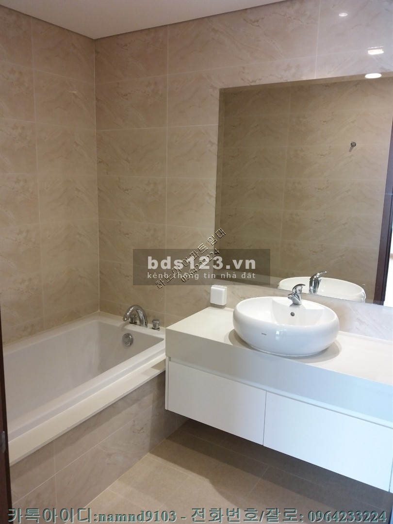 Cần cho thuê căn 2N nội thất cơ bản chung cư Vinhomes Gardenia tiện ích nội khu đầy đủ